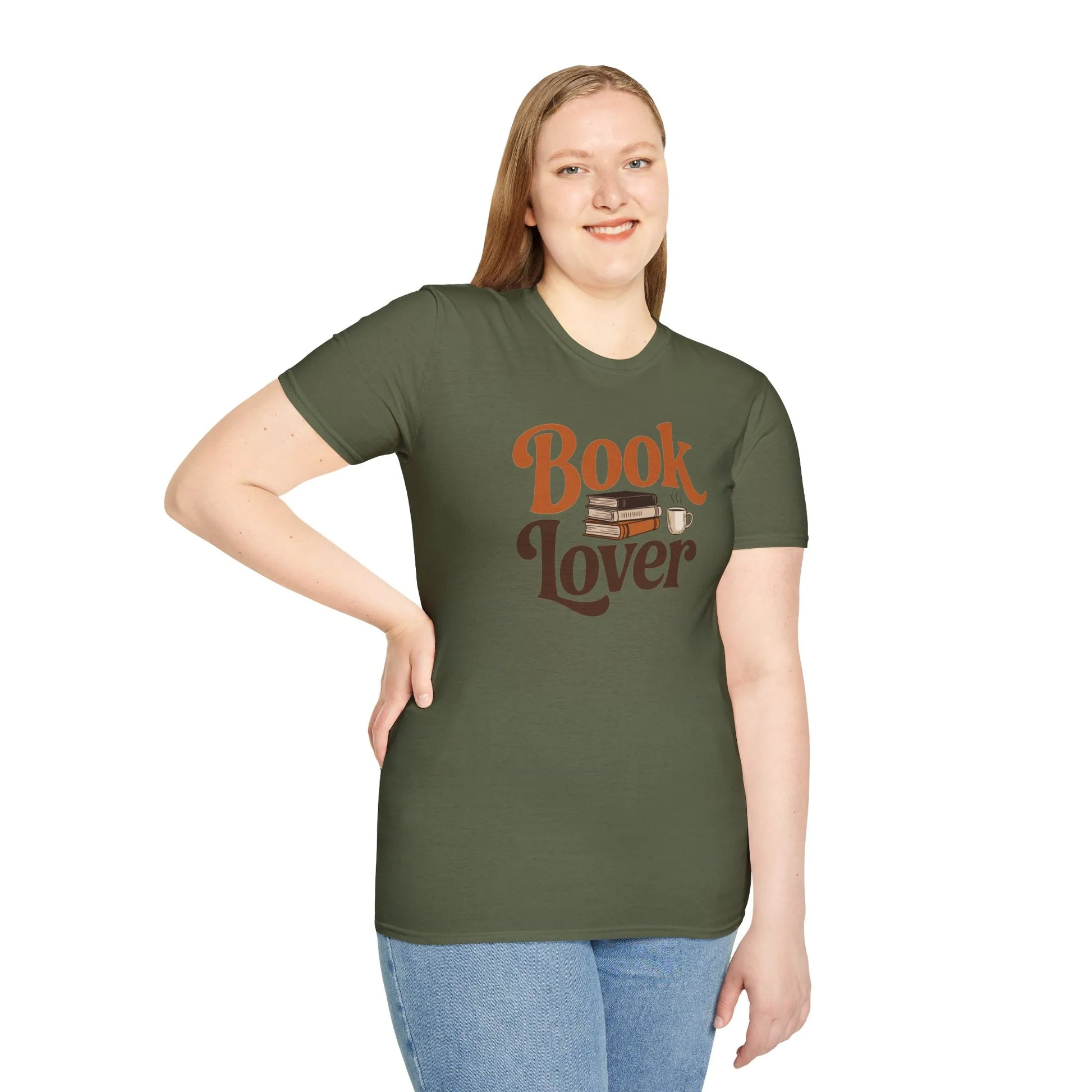 Retro Book Lover T-Shirt in relaxed fit, perfect cozy outfit for readers. Vintage design for book lovers 📖.