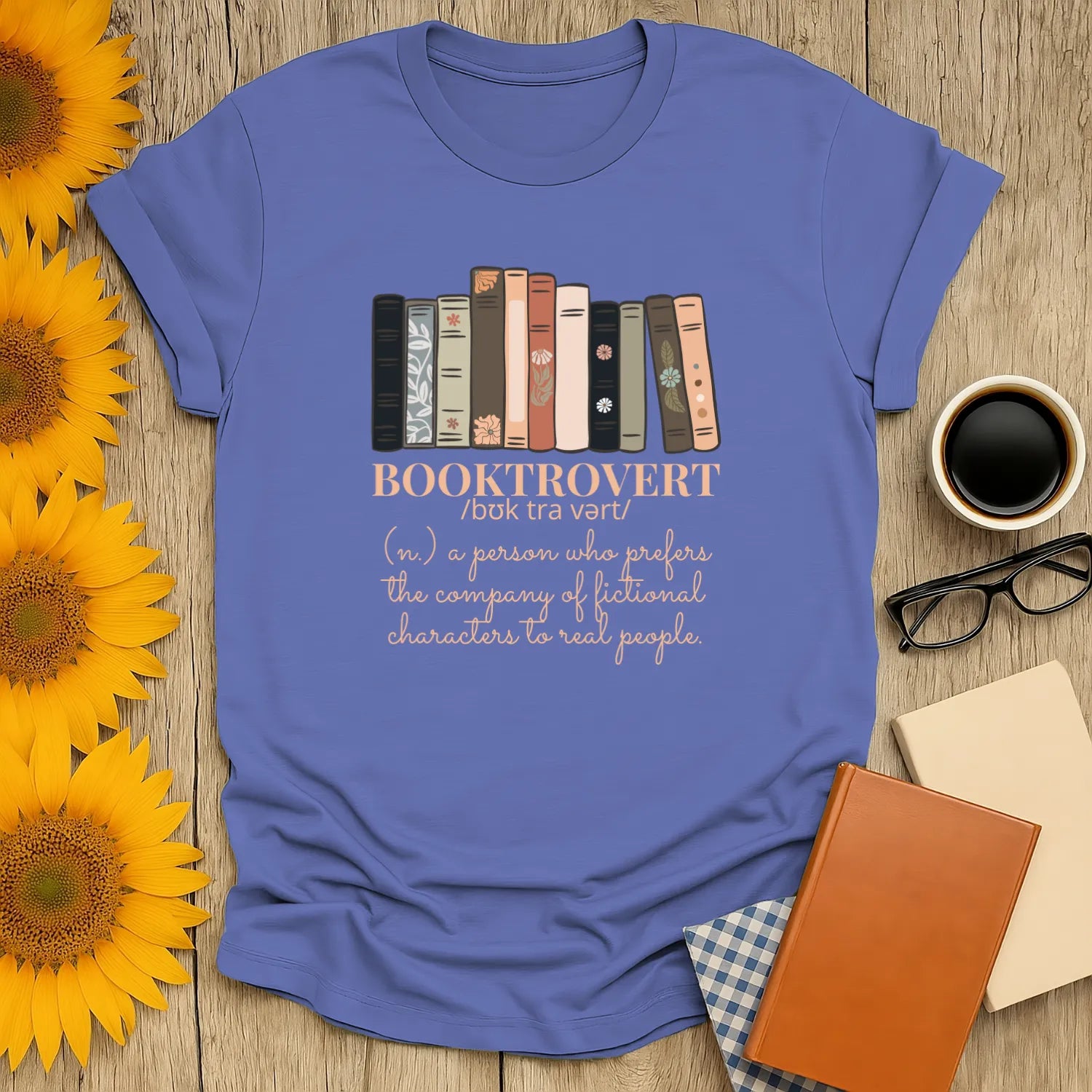 Booktrovert T-Shirt in relaxed fit unisex style, featuring a bookshelf design. Ideal gift for readers 📖.